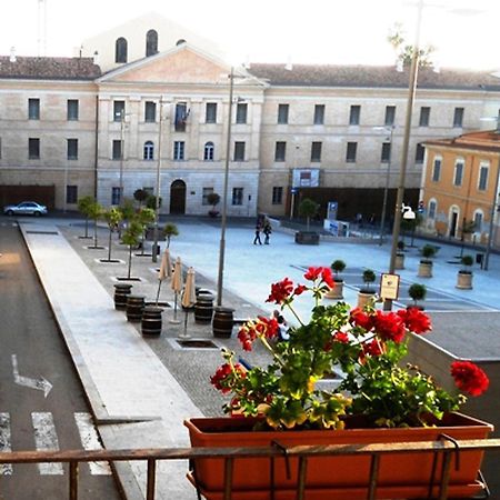 B&B Le Finestre Su Via Cavour Sassari Kültér fotó