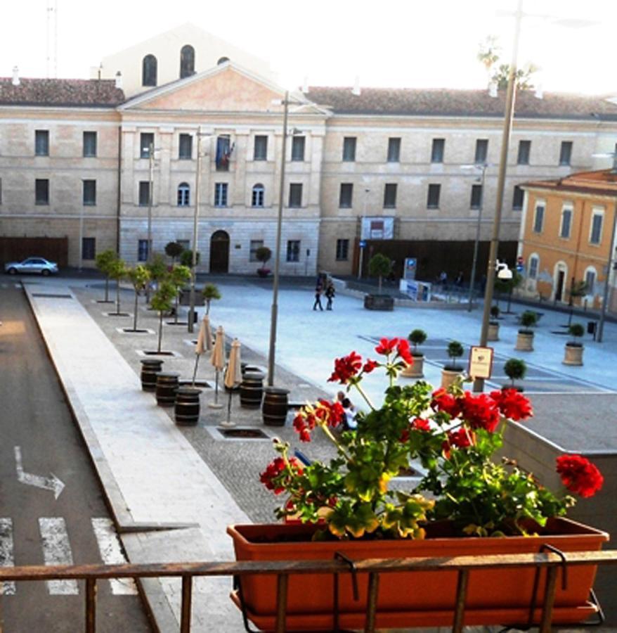 B&B Le Finestre Su Via Cavour Sassari Kültér fotó