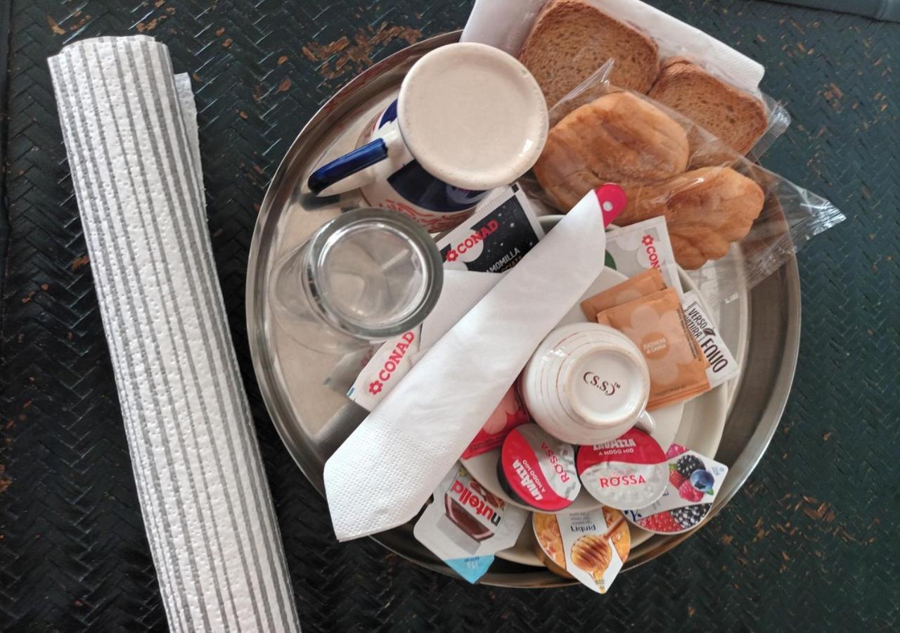 B&B Le Finestre Su Via Cavour Sassari Kültér fotó