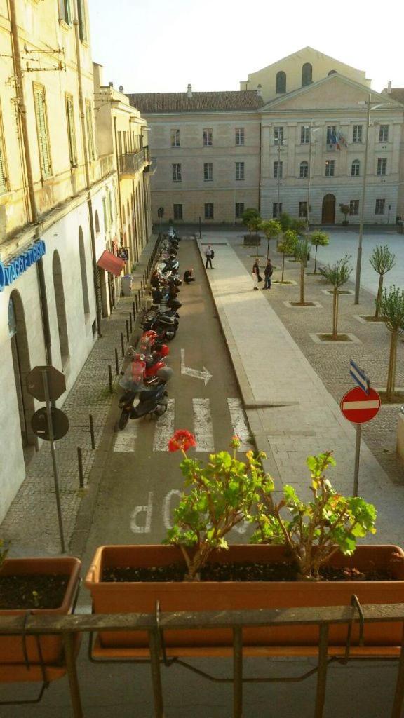 B&B Le Finestre Su Via Cavour Sassari Kültér fotó