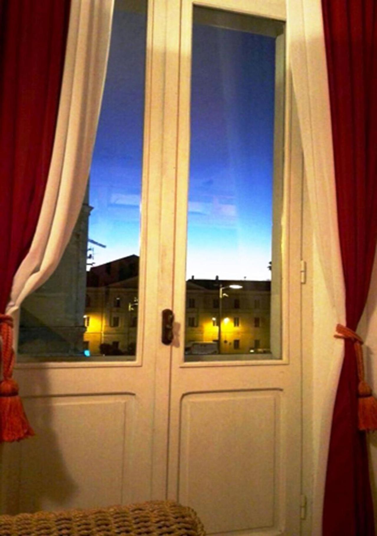 B&B Le Finestre Su Via Cavour Sassari Szoba fotó