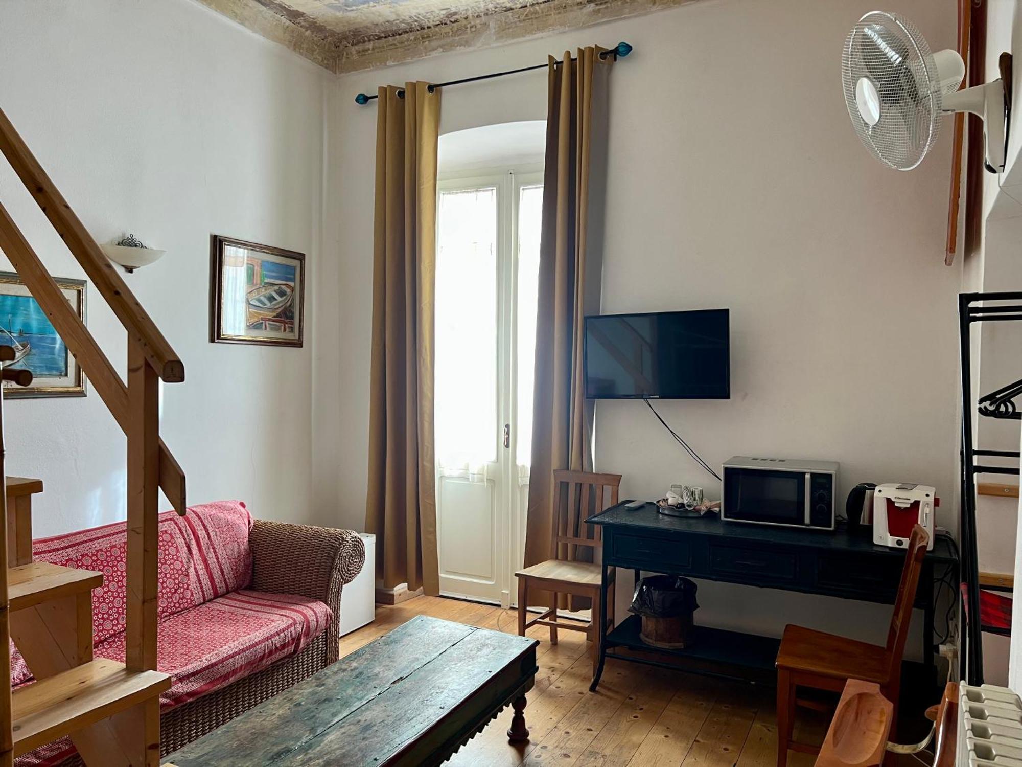 B&B Le Finestre Su Via Cavour Sassari Szoba fotó